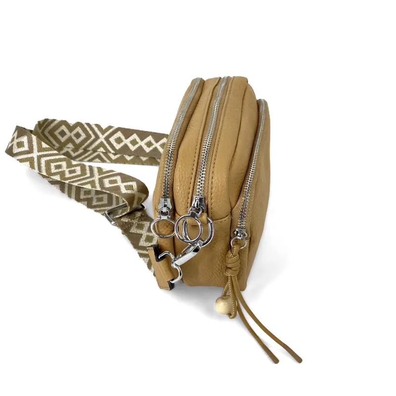 Bandolera cruzada con colgante