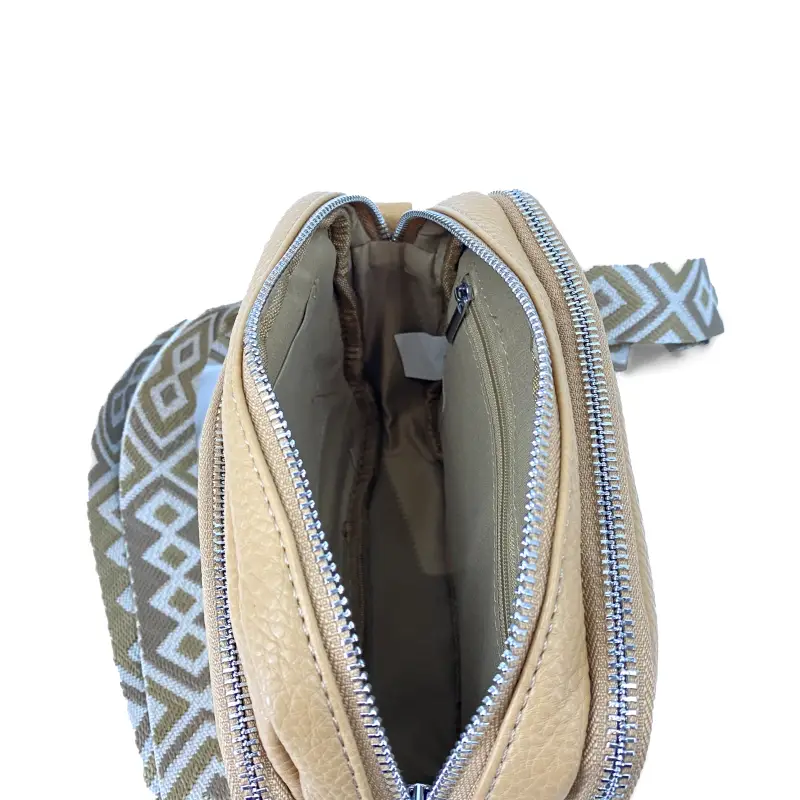 Bandolera cruzada con colgante