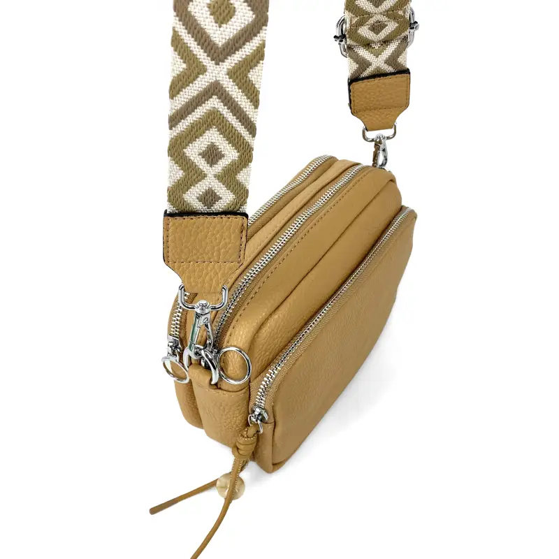 Bandolera cruzada con colgante