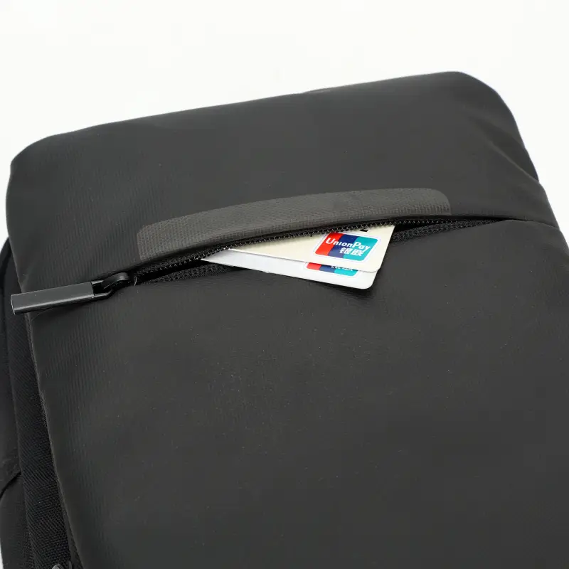 Bolso bandolera con portabilidad tipo mochila