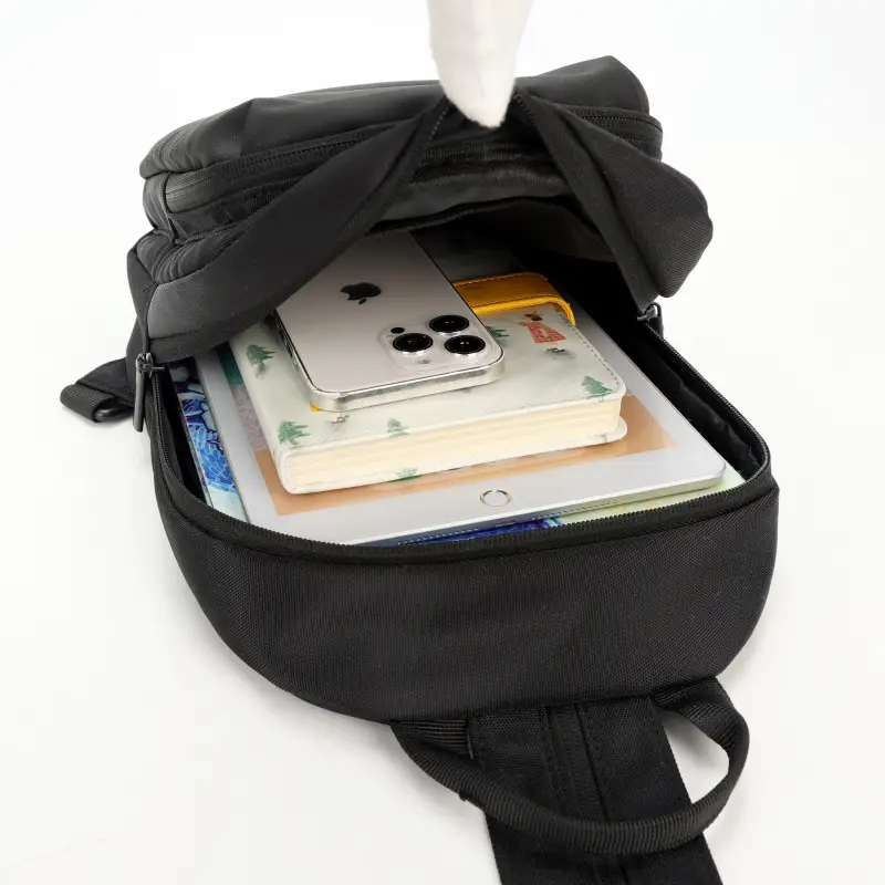 Bolso bandolera con portabilidad tipo mochila