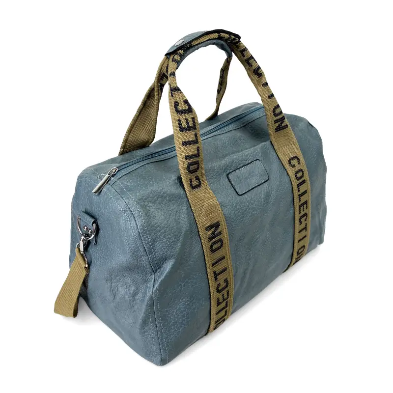 Bolsa de deporte Essentials en piel vegana