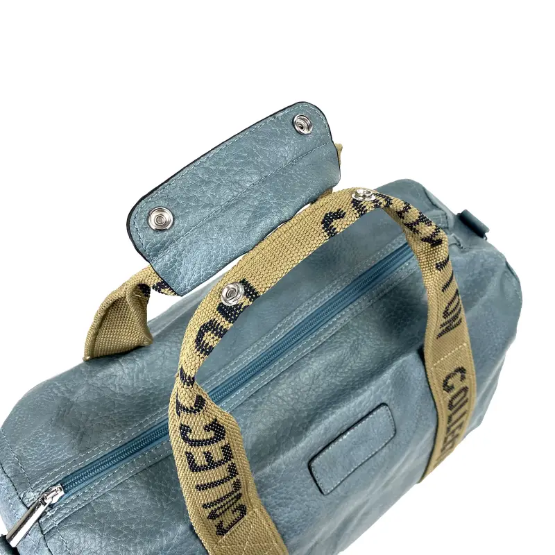 Bolsa de deporte Essentials en piel vegana