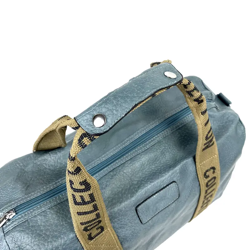 Bolsa de deporte Essentials en piel vegana